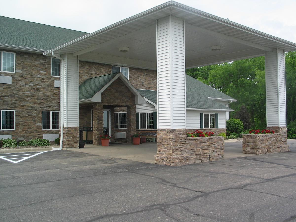 Savanna Inn & Suites エクステリア 写真